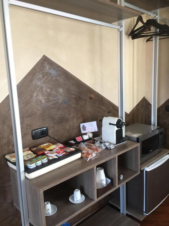 B2In Suite & Office Каприате Сан Джервазио Екстериор снимка