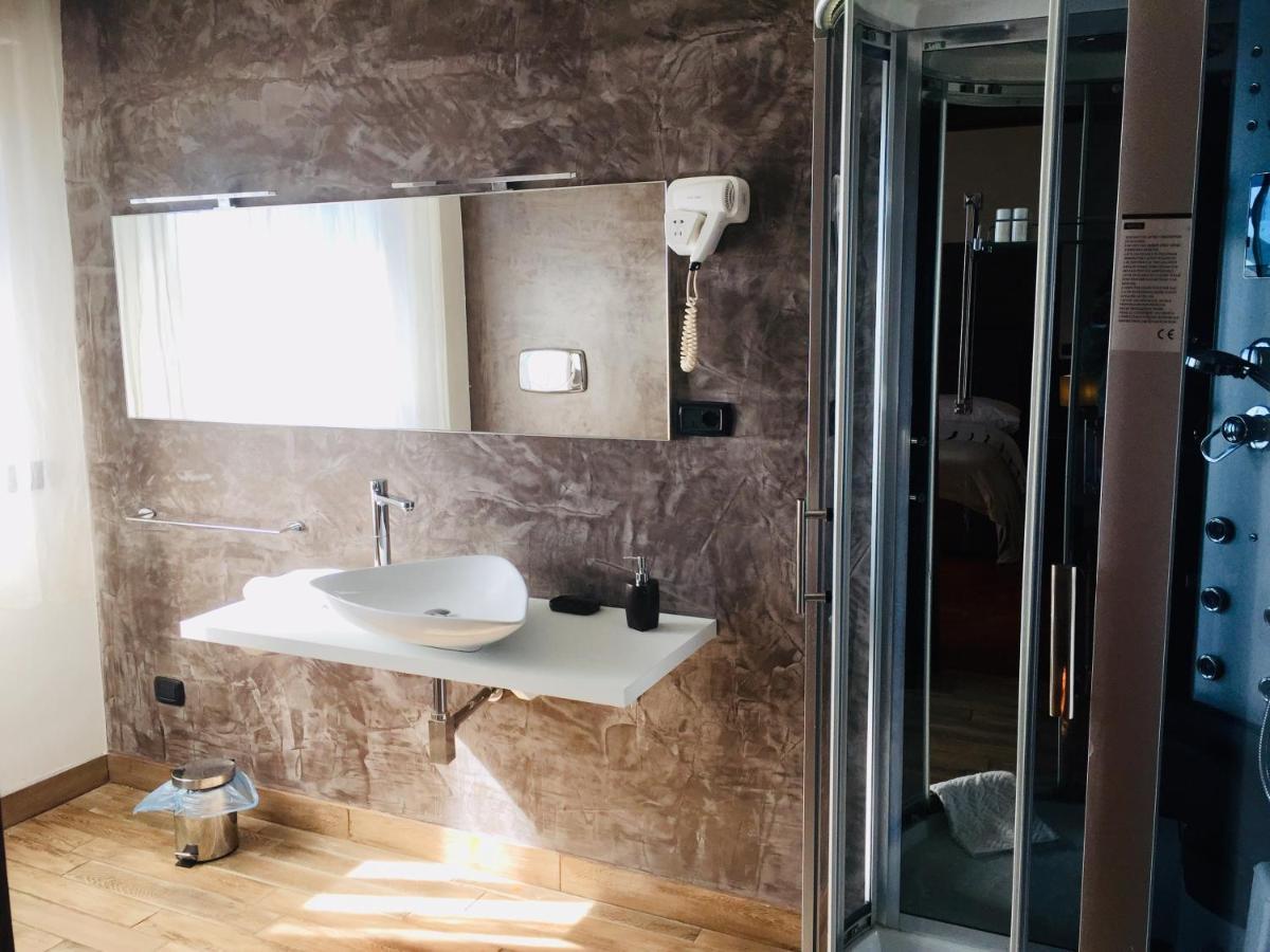 B2In Suite & Office Каприате Сан Джервазио Екстериор снимка