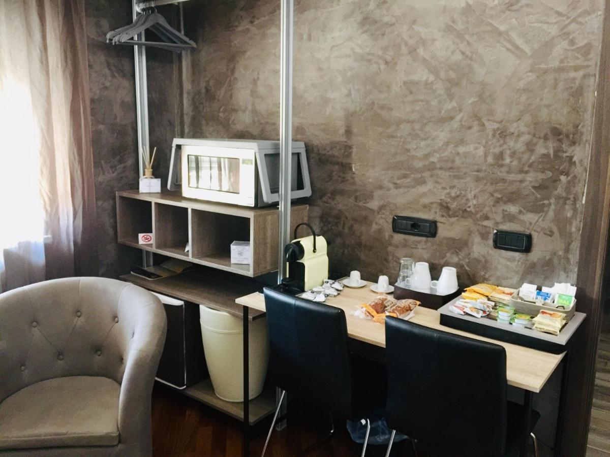 B2In Suite & Office Каприате Сан Джервазио Екстериор снимка