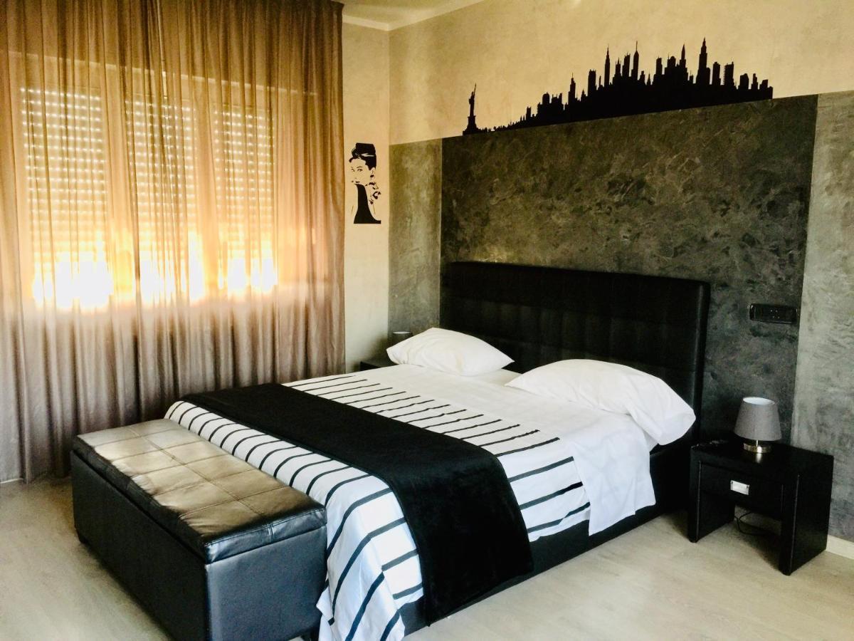 B2In Suite & Office Каприате Сан Джервазио Екстериор снимка