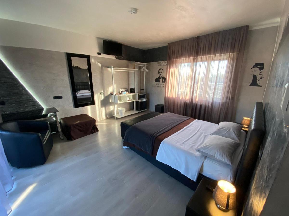 B2In Suite & Office Каприате Сан Джервазио Екстериор снимка