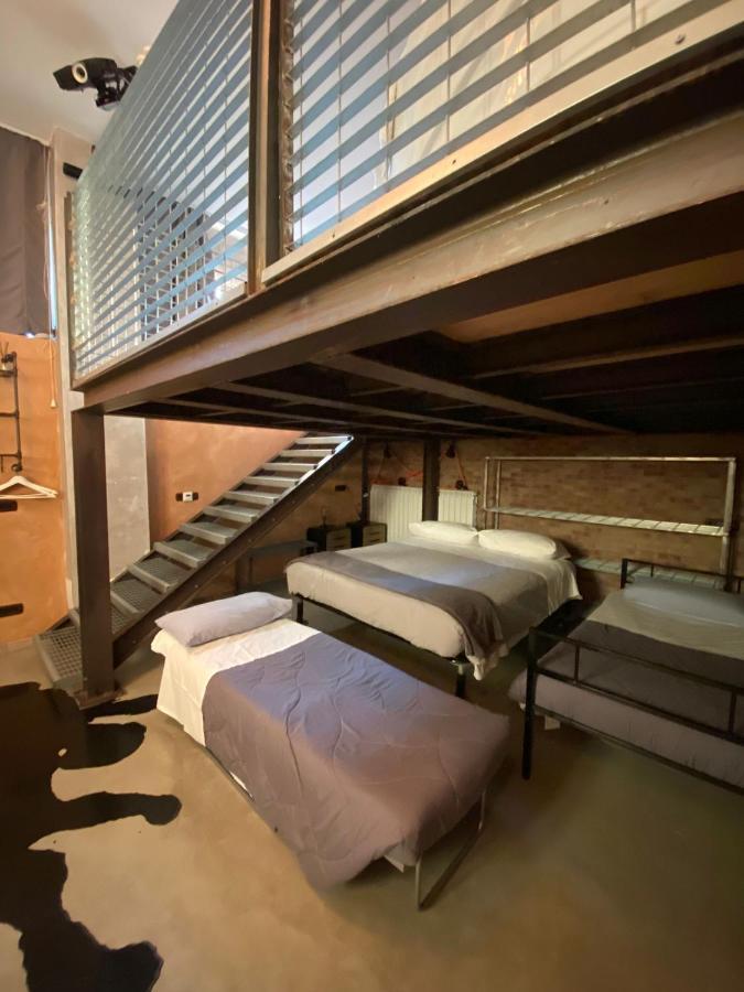 B2In Suite & Office Каприате Сан Джервазио Екстериор снимка
