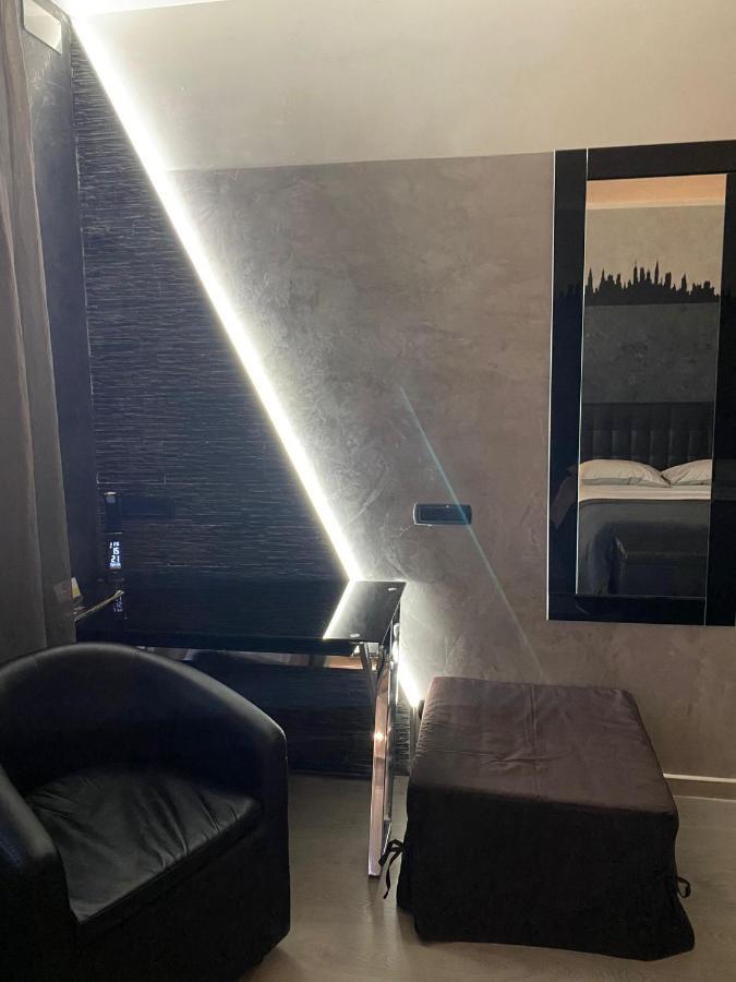 B2In Suite & Office Каприате Сан Джервазио Екстериор снимка
