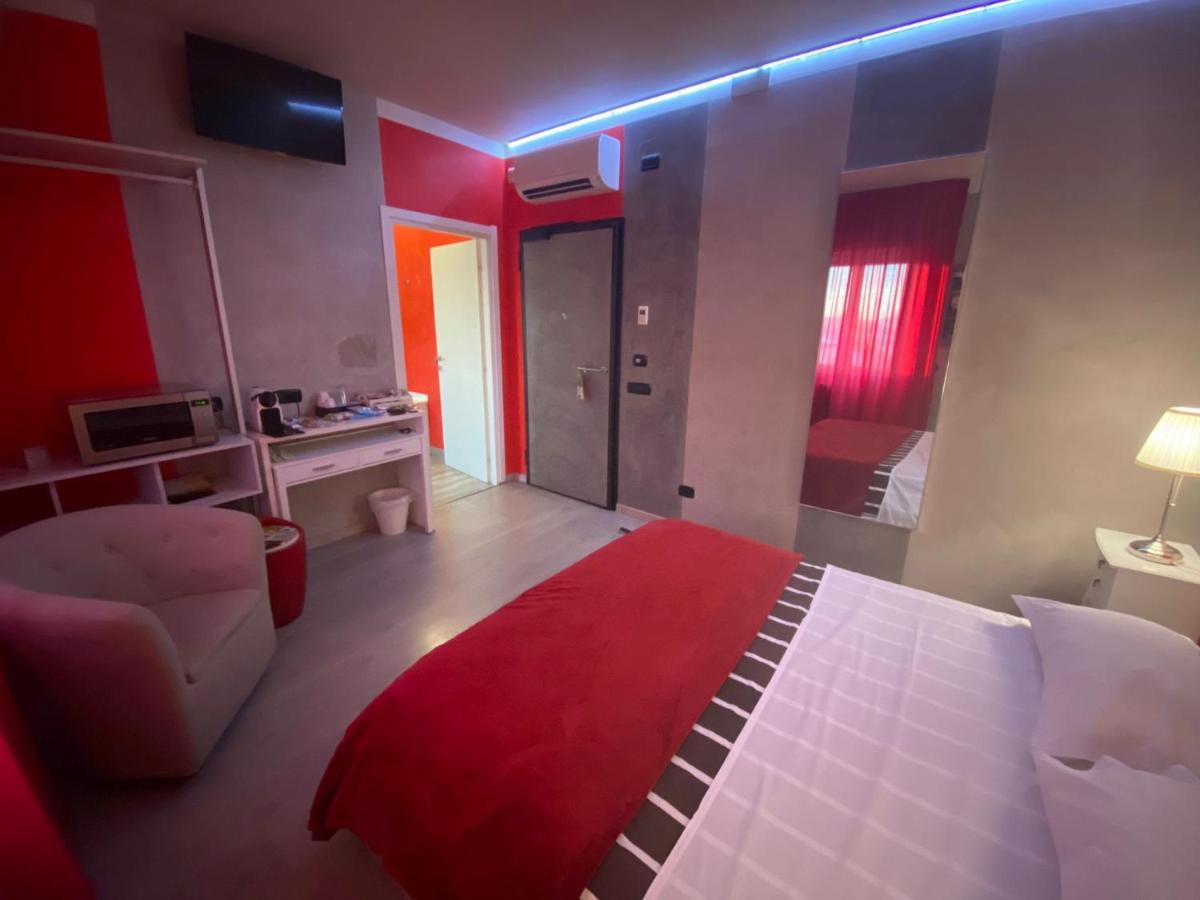B2In Suite & Office Каприате Сан Джервазио Екстериор снимка