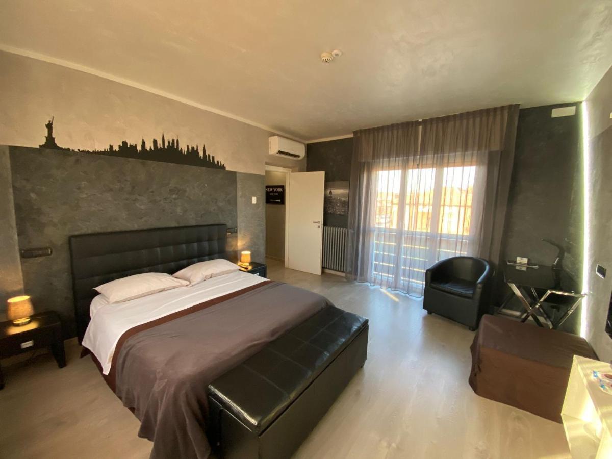 B2In Suite & Office Каприате Сан Джервазио Екстериор снимка