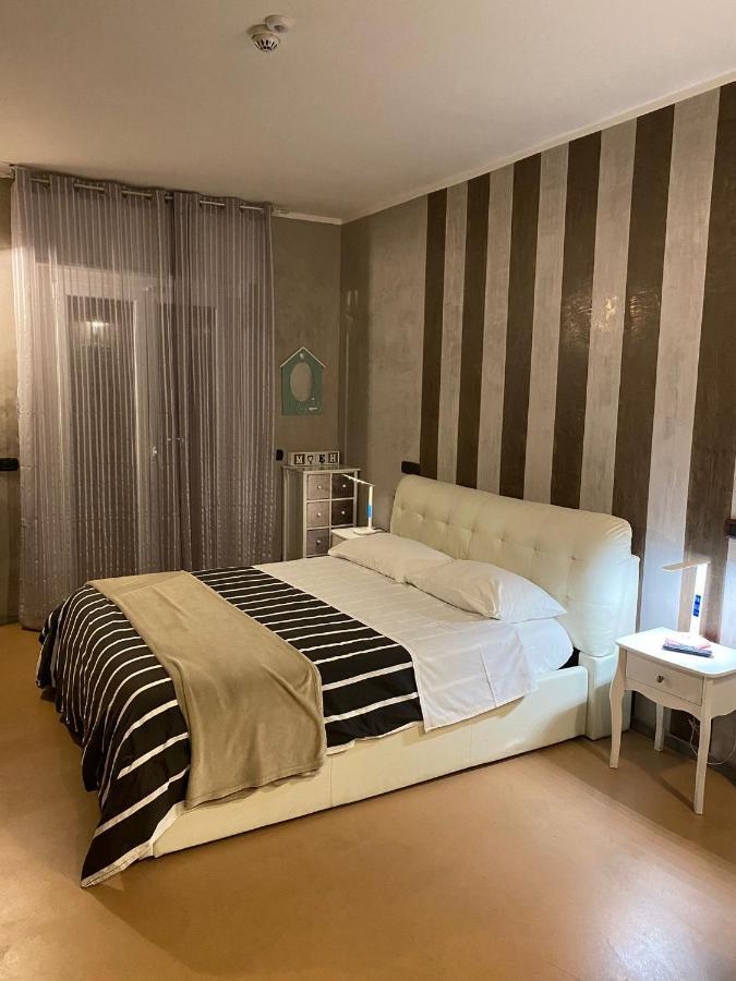 B2In Suite & Office Каприате Сан Джервазио Екстериор снимка