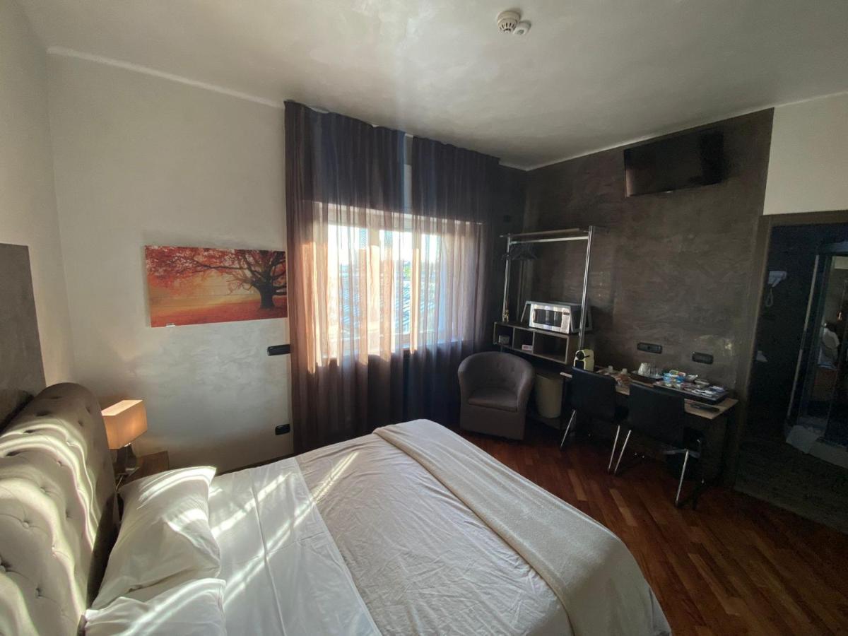 B2In Suite & Office Каприате Сан Джервазио Екстериор снимка